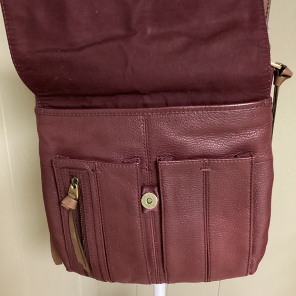 Fossil crossbody bag in ox blood red. - Picture 3 of 10